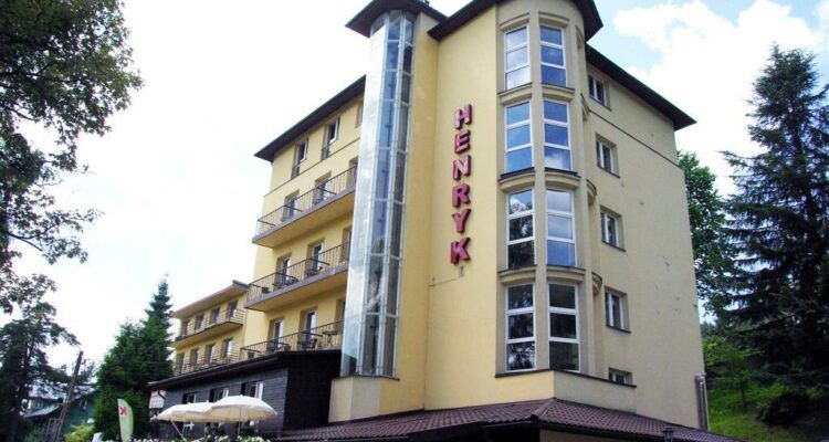 Hotel-Henryk-Krynica-Zdroj-Exterior
